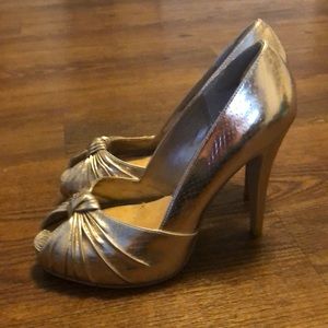ALDO rose gold metallic peep toe heels sz 7